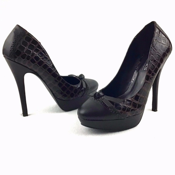 Charles David Shoes - Charles David Dark Brown Alligator Croc Heels 7B
